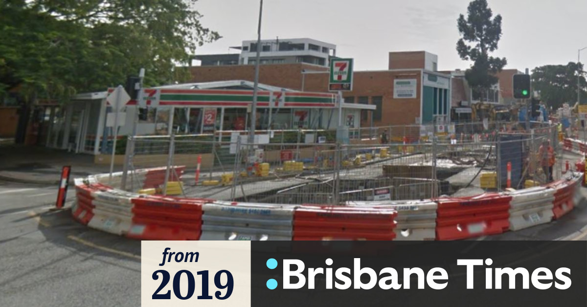 Kingsford Smith Drive project forced shops to close, Labor claims